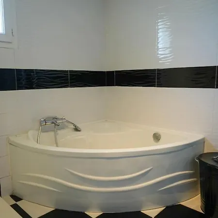 Holiday home Grande Maison Familiale, 20min De La Baie De Somme Acheux-en-Vimeu