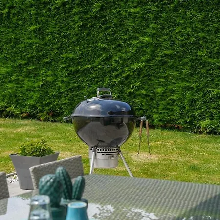 Holiday home Grande Maison Familiale, 20min De La Baie De Somme *
